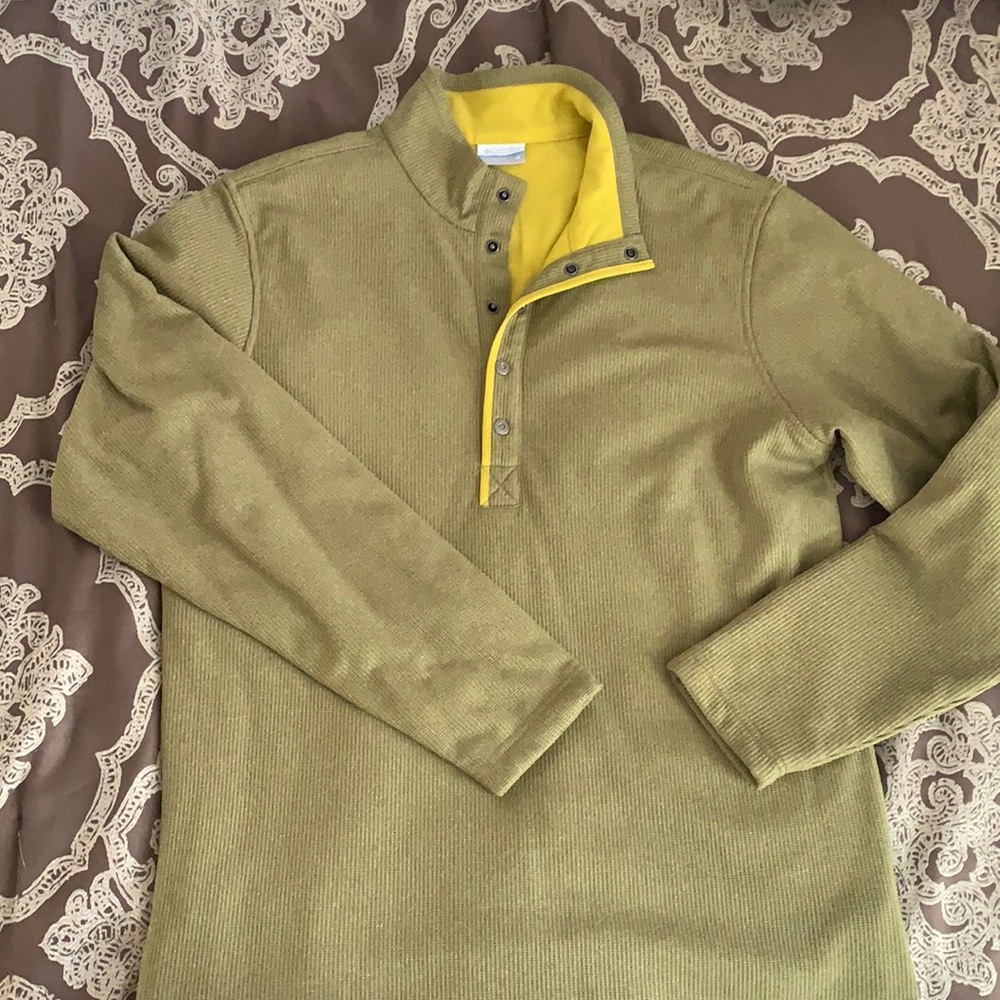 Men’s medium Columbia sweater